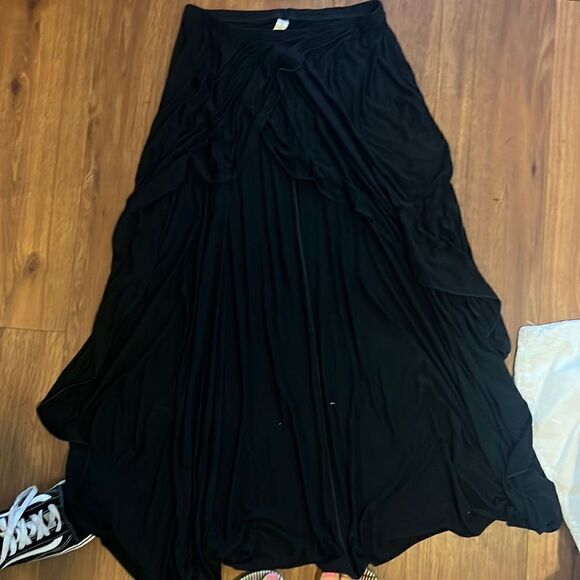 Gypsy Junkies Los Angeles Black Skirt - High Lo - Short Front - Like New Skirt - Picture 1 of 3